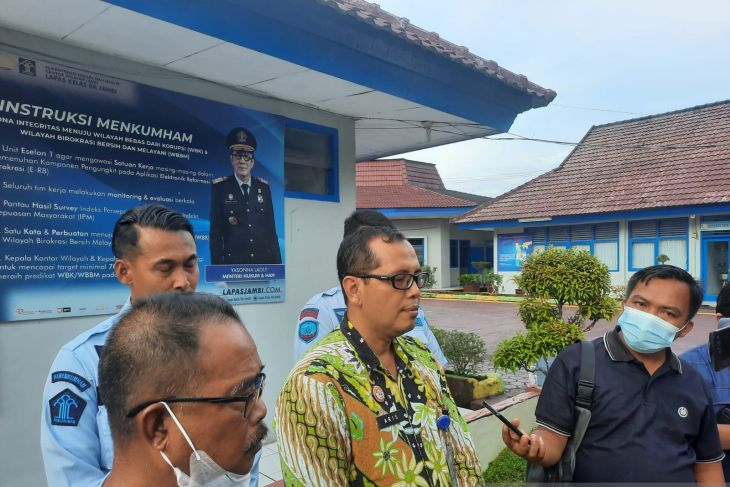 Kadiv Pas Kanwil Kemenkumham Jambi Aris Munandar, dan Kalapas Kelas IIA Jambi Emanuel Harefa