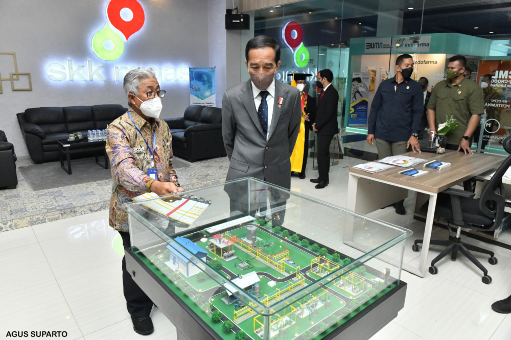 Presiden Joko Widodo mengunjungi Migas Corner di SoloTechnopark (STP), Surakarta Jawa Tengah.