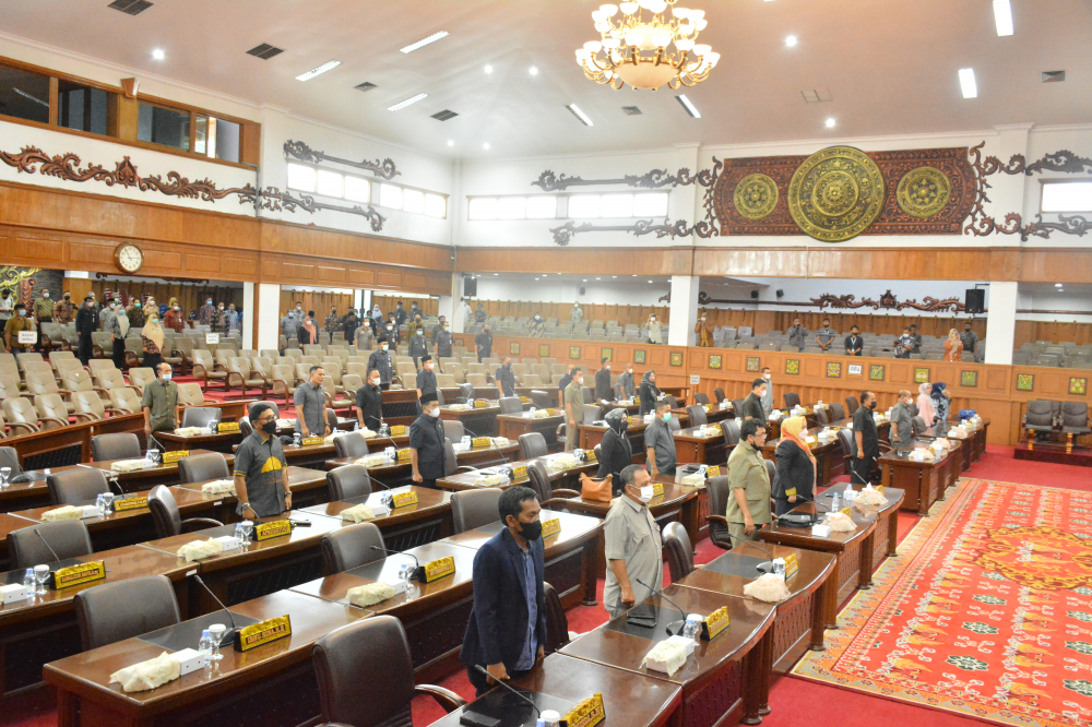 suasana rapat paripurna