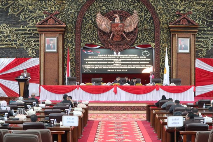 Suasana Sidang Paripurna 