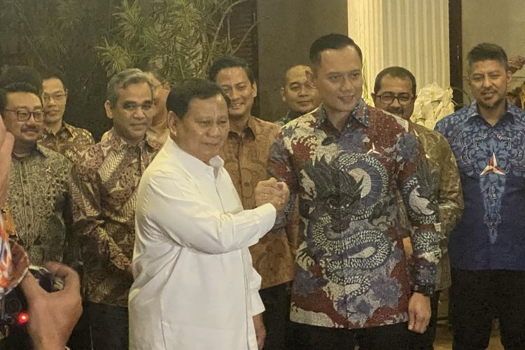 Kunjungan dari Ketua Umum Partai Demokrat Agus Harimurti Yudhoyono (AHY), di kediaman Prabowo di Jalan Kertanegara, Jakarta, Jumat.
