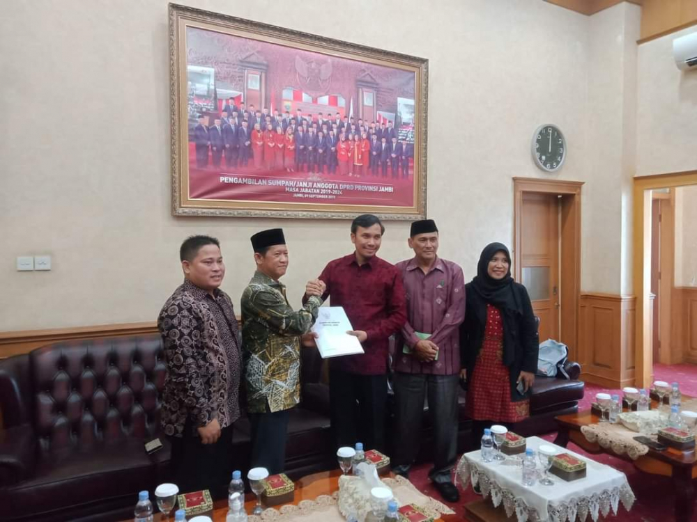 Komisioner komisi informasi (KI) melakukan audiensi ke Ketua DPRD Provinsi Jambi Edi Purwanto, Kamis (30/6/2022).