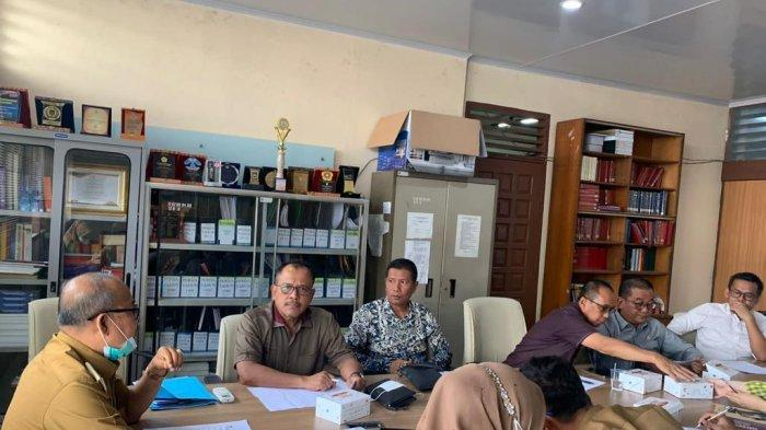 Pansus III DPRD Provinsi Jambi melaksanakan studi banding ke biro hukum setreatariat daerah Provinsi Sumatera Selatan, Senin (22/8/22).