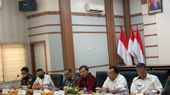 Ketua DPRD Edi Purwanto Hadir di rapat unsur forkompimda