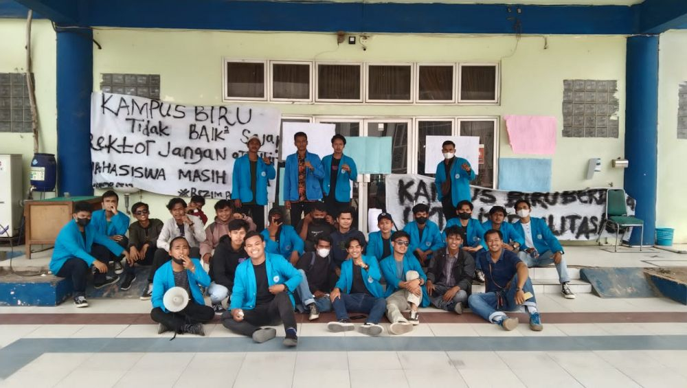 Gedung Rektorat UIN STS Jambi disegel mahasiswa, Kamis (29/9/2022). 