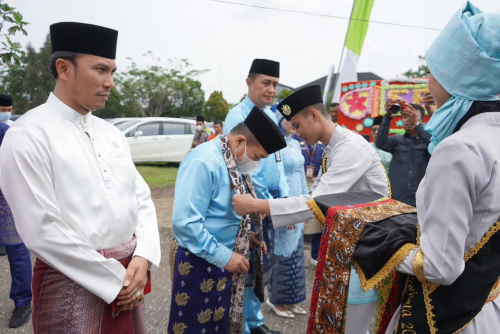 Ketua DPRD Provinsi Jambi, Edi Purwanto Ikut Hadir  mendampingi Gubernur Jambi Al haris di peringatan Hari Ulang Tahun Kabupaten Muaro Jambi ke 23, Selasa (18/10).