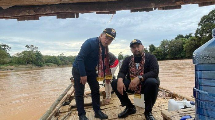 Gubernur Jambi bersama Wakil Ketua DPRD Pinto Jayanegara ikut  merakit,