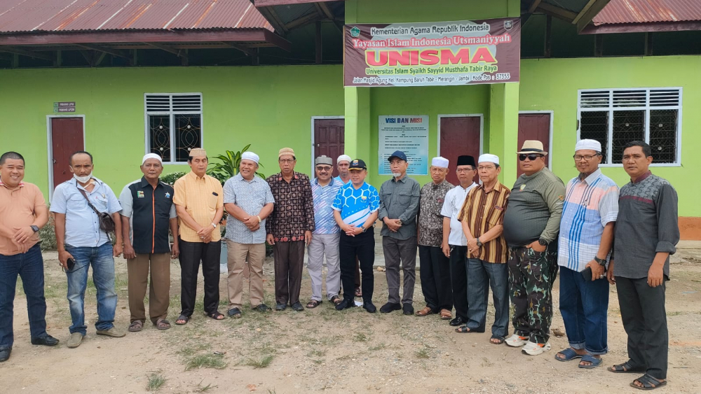 Gubernur Jambi Al Haris saat mengunjungi UNISMA Tabir Raya di Rantau Panjang Tabir.