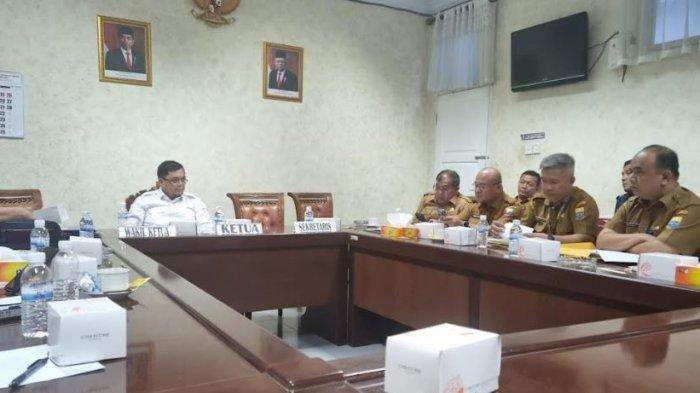 Anggota Komisi III DPRD Provinsi Jambi laksanakan Rapat Dengar Pendapat (RDP) bersama Dinas PUPR Provinsi Jambi, Senin (13/2/2023).