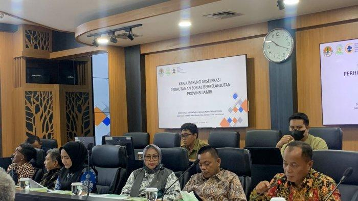 Komisi II DPRD Provinsi Jambi melaksanakan konsultasi ke Direktorat Jendral Perhutanan Sosial dan Kemitraan Lingkungan, Kementrian Kehutanan Republik Indonesia.
