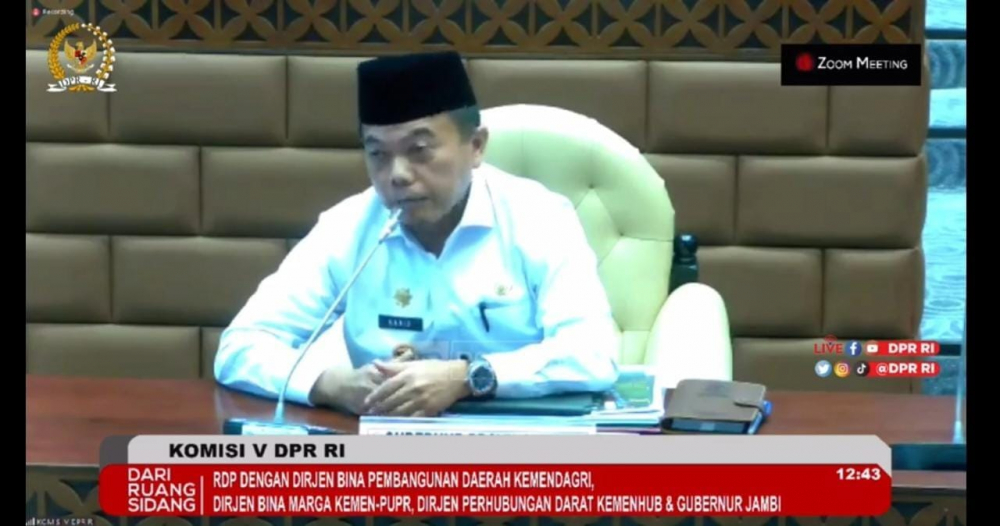 Gubernur Jambi Al Haris mengikuti rapat dengan DPR RI Komisi V, Dirjen Pembangunan Daerah Kemendagri, Dirjen Bina Marga Kemen PUPR , Dirjen Perhubungan Darat Perhubungan tentang RD