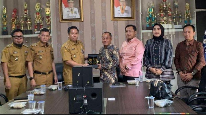 Badan Anggaran DPRD Provinsi Jambi melakukan studi banding ke Badan Pendapatan Daerah (Bapeda) Provinsi Sumatera Selatan