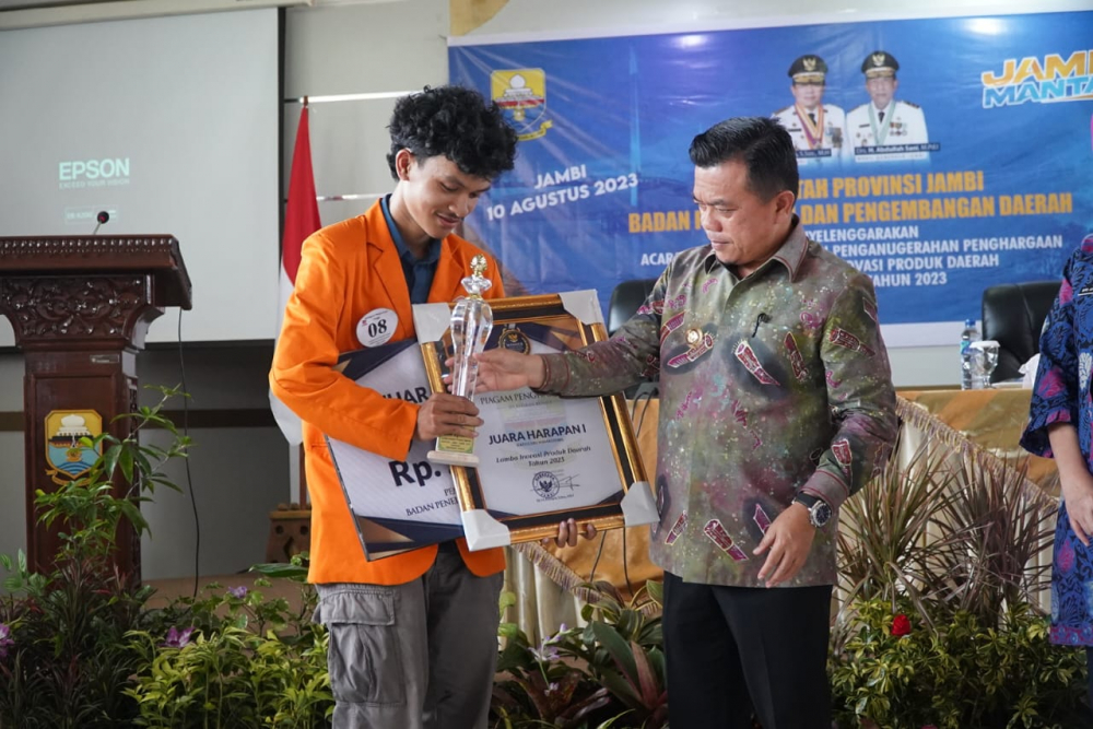 Penyerahan Lomba Inovasi Produk Daerah Provinsi Jambi Tahun 2023