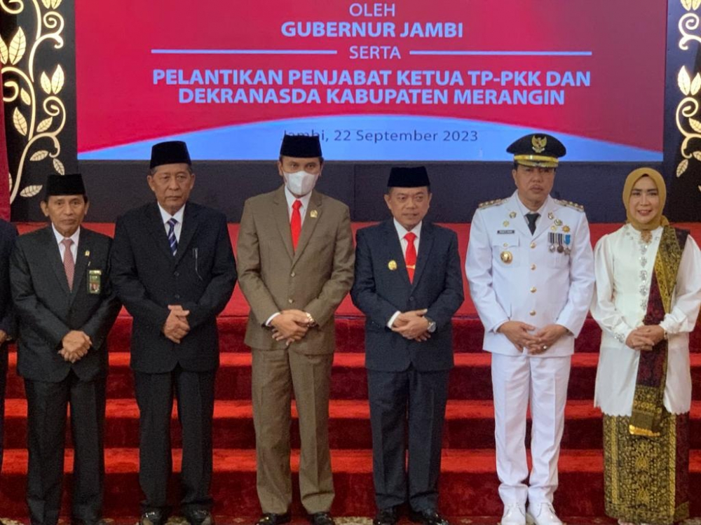 Ketua DPRD Provinsi Jambi Edi Purwanto menghadiri pelantikan penjabat Bupati Merangin di Aula Rumah Dinas Gubernur Jambi, yang dipimpin oleh Gubernur Jambi Al Haris, Jumat (22/9).