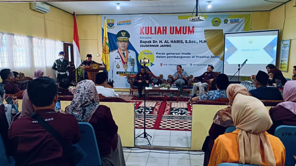 Gubernur Jambi Al Haris berikan kuliah umum di kampus STIE Kerinci. 