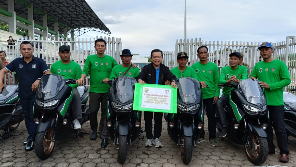 Penyerahan motor dinas untuk Kepala Desa se-kabupaten Batanghari.
