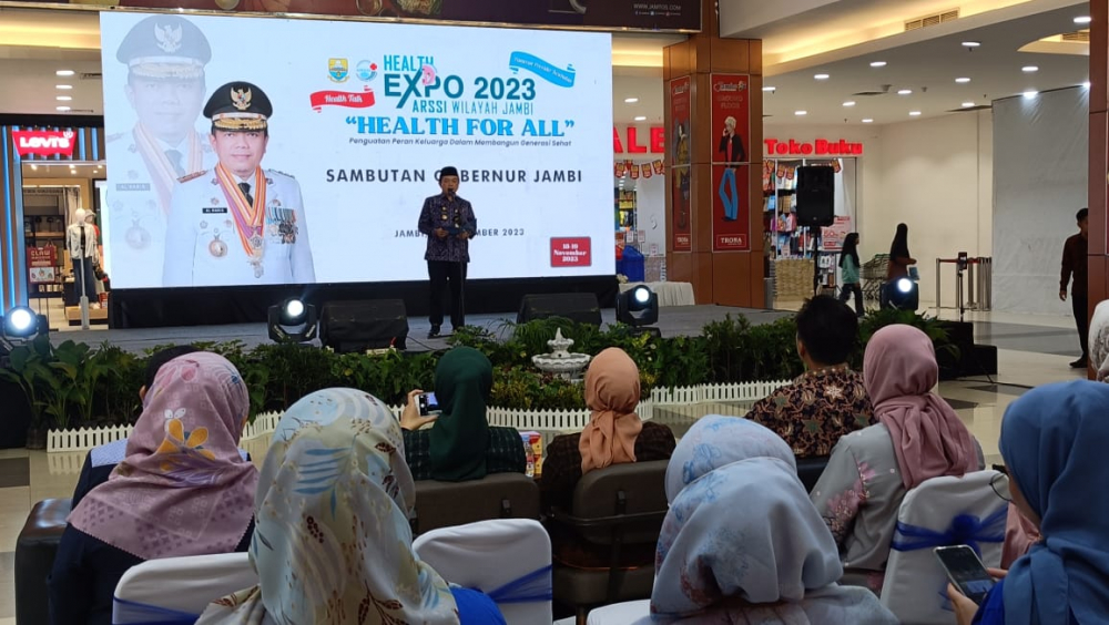 Gubernur Jambi Al Haris membuka Health Expo 2023 ARSSI Jambi