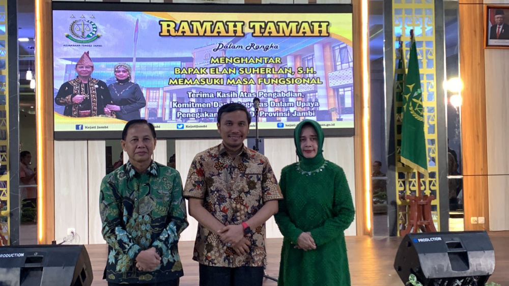 Ketua DPRD Provinsi Jambi, Edi Purwanto menghadiri ramah tamah dalam rangka menghantar Elan Suherlan memasuki masa fungsional, Jumat (15/12) di Aula Kejaksaan Tinggi Jambi.