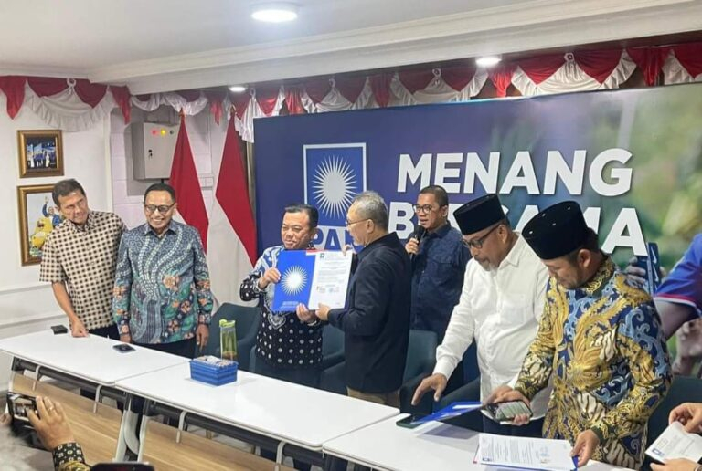 Terima SK Dukungan PAN: Haris-Sani Pastikan Berlayar di Pilgub Jambi 2024.