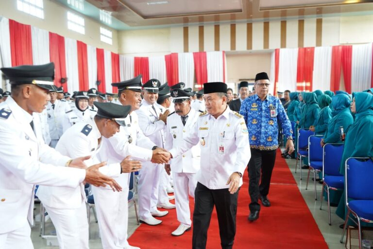 Pengukuhan Kades di Muaro Jambi, Al Haris: Gunakan Anggaran Desa Untuk Kesejahteraan Rakyat. Foto dok Kominfo Provinsi Jambi