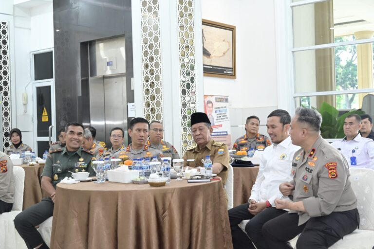 Hadiri Peluncuran Digital Layanan Event, Ketua DPRD Jambi: Semoga bisa memangkas waktu perizinan. Foto dok Humas DPRD Provinsi Jambi