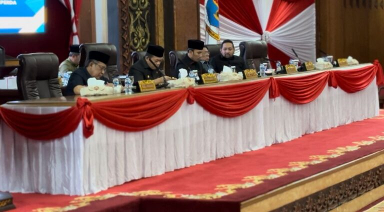 DPRD Provinsi Jambi Gelar Rapat Paripurna dengan Agenda Pembahasan Ranperda. Foto dok Humas DPRD Provinsi Jambi