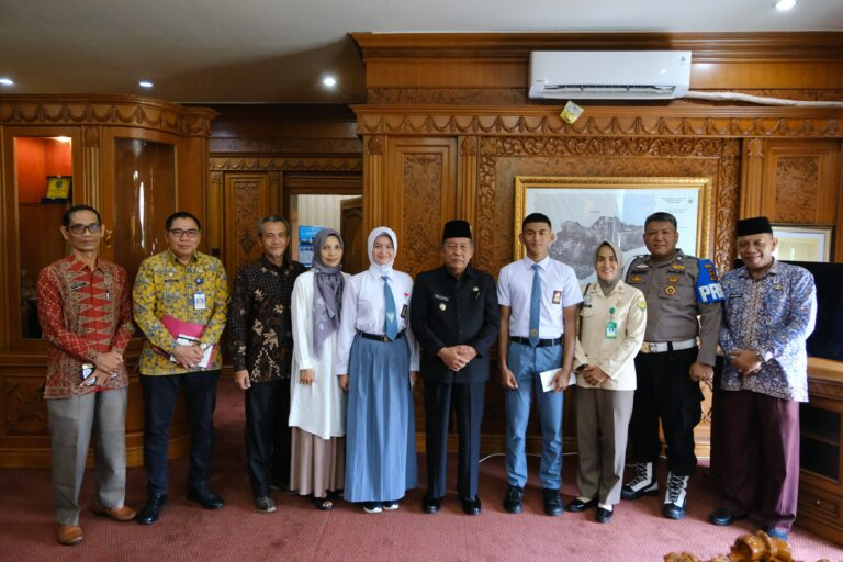 Dua Paskibra Jambi Terpilih Kibarkan Bendera Merah Putih di IKN.