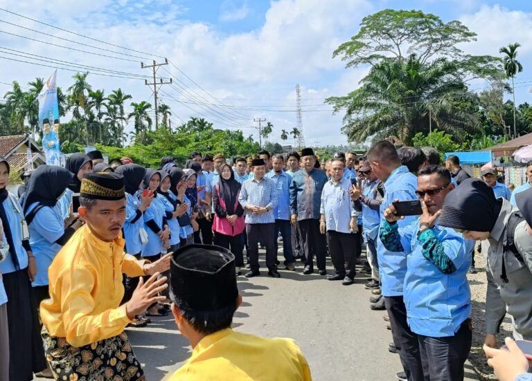 Al Haris dan Abdullah Sani Kompak Hadiri Pelantikan Tim Pemenangan Haris-Sani Tanjab Timur.