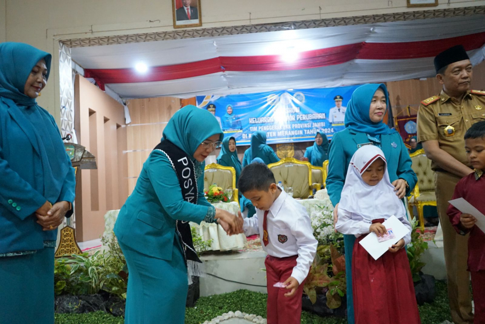 TP PKK Provinsi Jambi Gelar Road Show dan Supervisi. Foto dok Kominfo Merangin