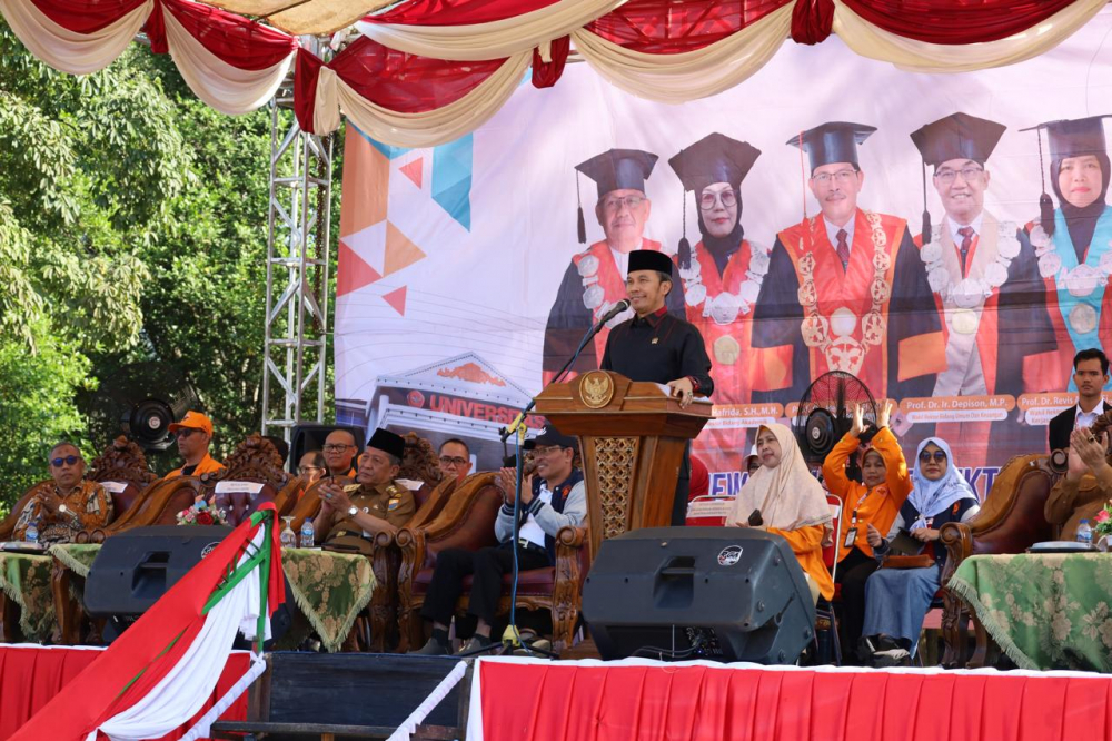 Hadiri PKKMB Unja 2024, Edi Purwanto Paparkan Tantangan Anak Muda Era Saat Ini. Foto dok Humas DPRD Provinsi Jambi