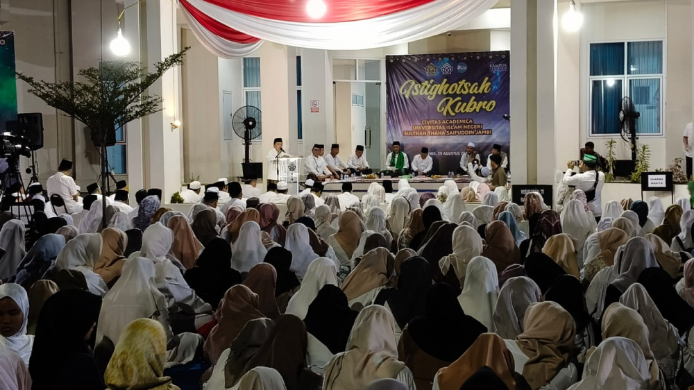 Gubernur Al Haris Hadiri Istighosah UIN STS Jambi.