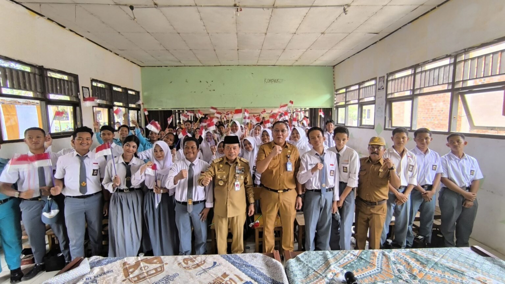 Dialog Kebangsaan di SMK 5 Tanjab Barat, Al Haris Tekankan Karakter Cinta NKRI