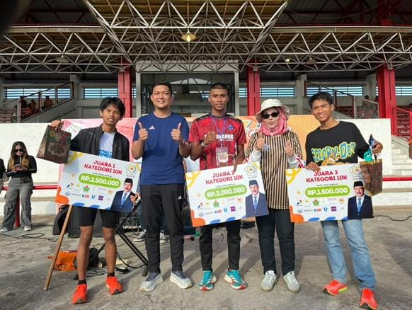 Ketua DPRD Jambi Lepas Peserta Jambi City Run. Foto dok Humas DPRD Prov Jambi