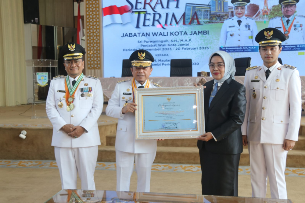 Gubernur Al Haris Saksikan Serah Terima Jabatan Walikota dan Wakil Walikota Jambi. Foto dok Kominfo Provinsi Jambi