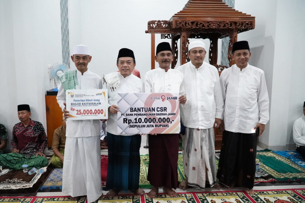 Gubernur Al Haris Bersama Bupati Bungo Mashuri Safari Ramadhan di Lubuk Niur. Foto dok Kominfo Provinsi Jambi