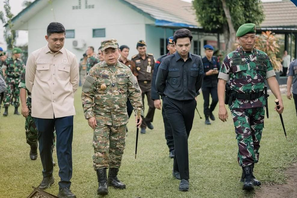 Katua DPRD M Hafiz Ikut Hadiri Lepas 480 Satgas Pamtas RI-PNG Batalyon 142/KJ