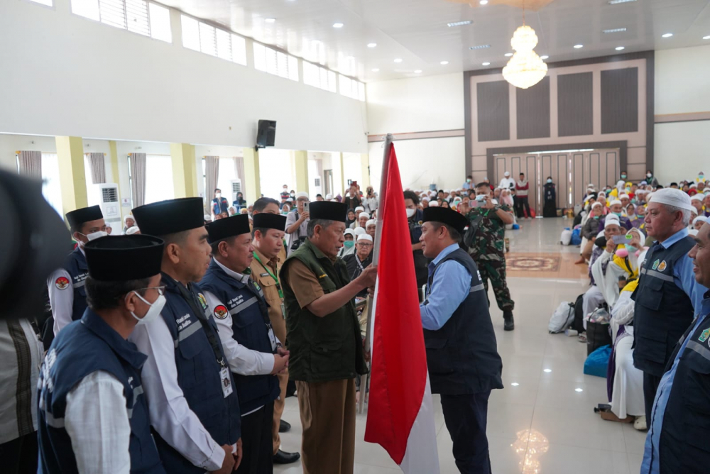 Sambutan Kepulangan Jemaah Kloter 16, Abdullah Sani Harap Jemaah Mengaplikasikan Nilai Haji dalam Kehidupan Sehari-hari. Foto dok Kominfo Provinsi Jambi