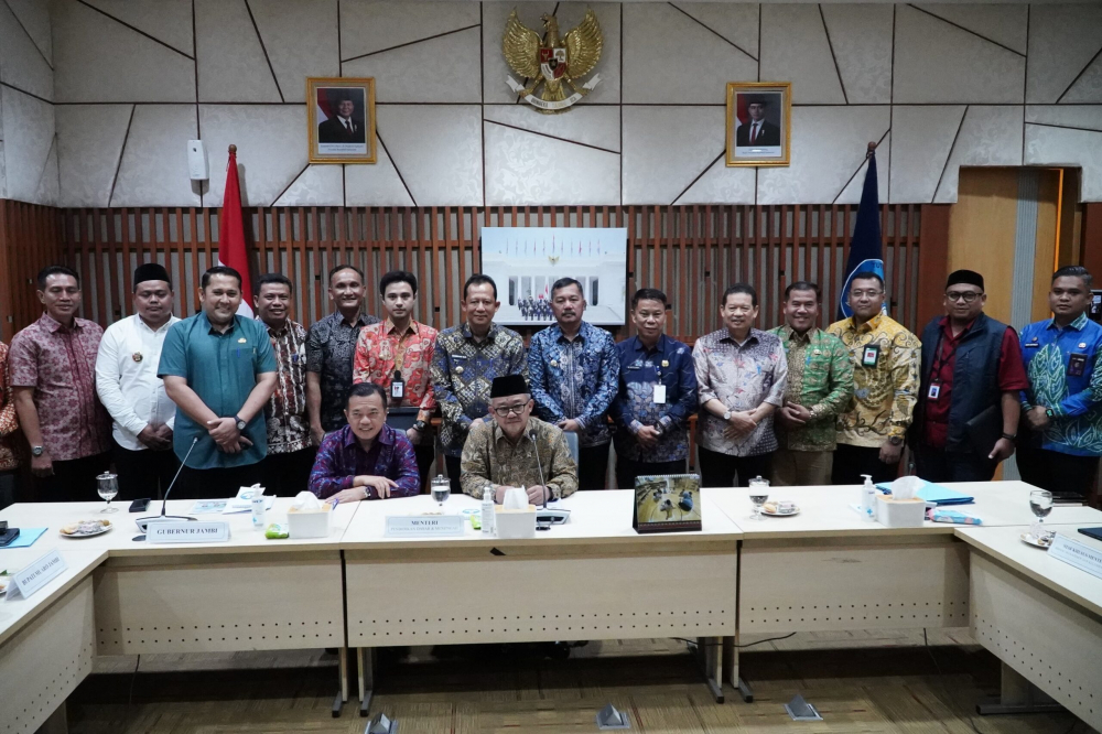 Gubernur Al Haris Bawa Bupati dan Wali Kota se-Provinsi Jambi Temui Mendikdasmen. Foto dok Kominfo Provinsi Jambi