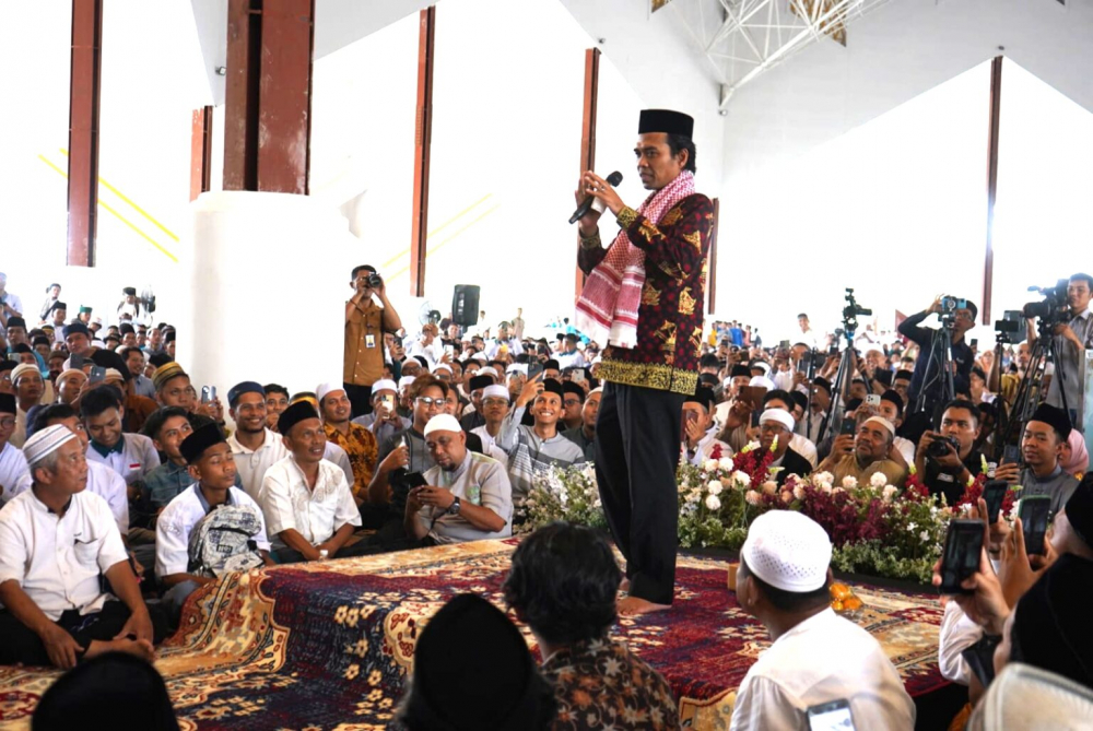 Ustadz Abdul Somad (UAS) Tabligh Akbar di Masjid Tsamaratul Insan Islamic center. Foto dok Kominfo Provinsi Jambi