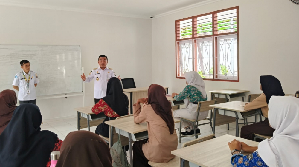 Gubernur Jambi Al Haris mengunjungi sekolah rakyat di Sentra Alyatama Kota Jambi 