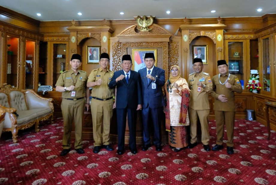 Dilantik Wagub Abdullah Sani, Arif Budiman Resmi Jabat Sekrestaris DPRD Provinsi Jambi. 