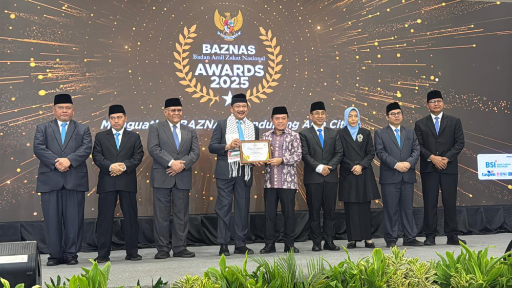 Gubernur Jambi Al Haris Terima Penghargaan BAZNAS Awards 2025. Foto dok Kominfo Provinsi Jambi