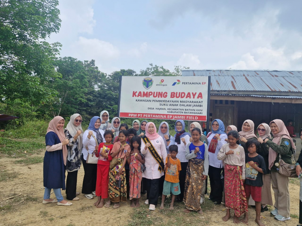 Hesti Haris Tinjau Pendidikan SAD di Desa Hajran Batang Hari. Foto dok Kominfo Provinsi Jambi