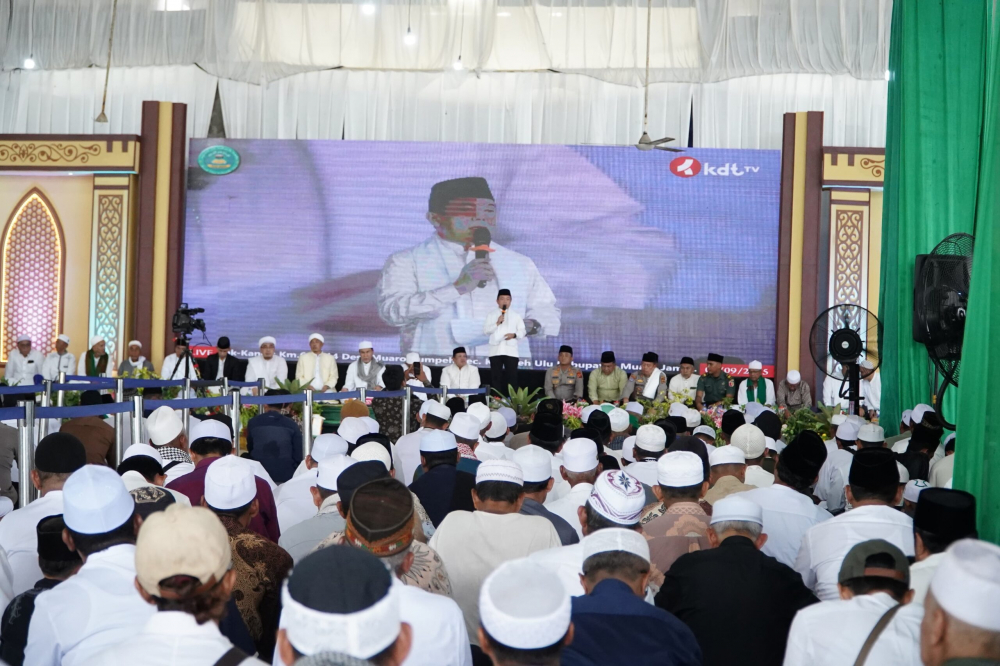 Gubernur Al Haris Hadiri Maulid Nabi Muhammad SAW di Ponpes Kumpeh Daaru At-Tauhid. Foto dok Kominfo Provinsi Jambi