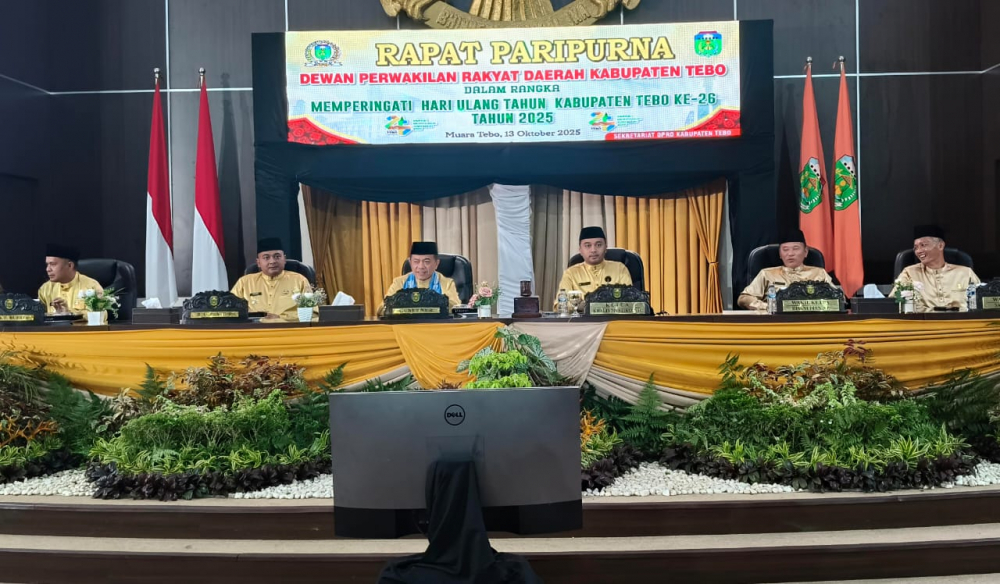 Gubernur Jambi Al Haris menghadiri HUT ke-26 Kabupaten Tebo. 