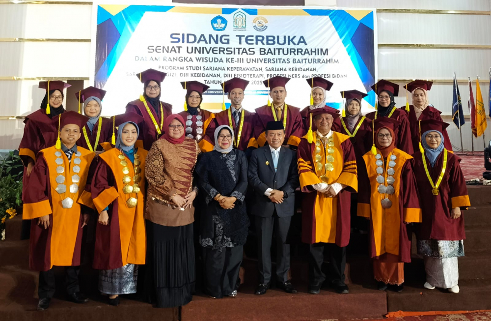 Gubernur Jambi Al Haris bersama petinggi Universitas Baiturrahim. 