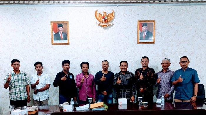 Petani Kelapa Dalam dari Tanjabtim Temui Anggota DPRD Provinsi Jambi  M Juber.